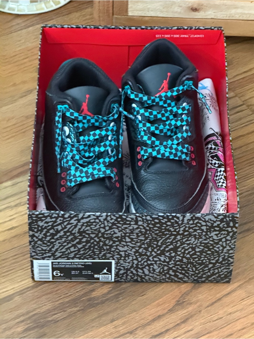 Nike Air Jordan Retro 3s - SIZE 6Y